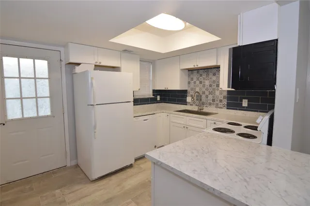 $1,749 | 8912 Circle Drive, Unit D, Austin, TX 78736