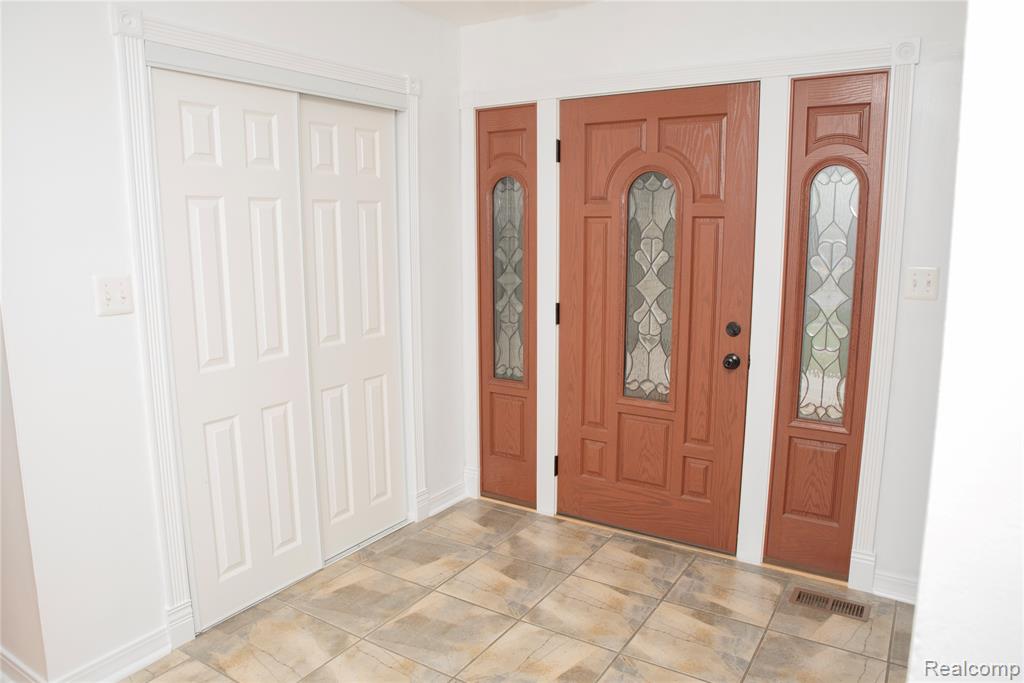 21664 Hall Road Woodhaven, MI 48183 - Photo 18 of 45