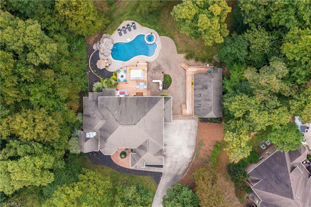 8302 Linville Oaks Drive Oak Ridge, NC 27310 - Photo 5 of 46