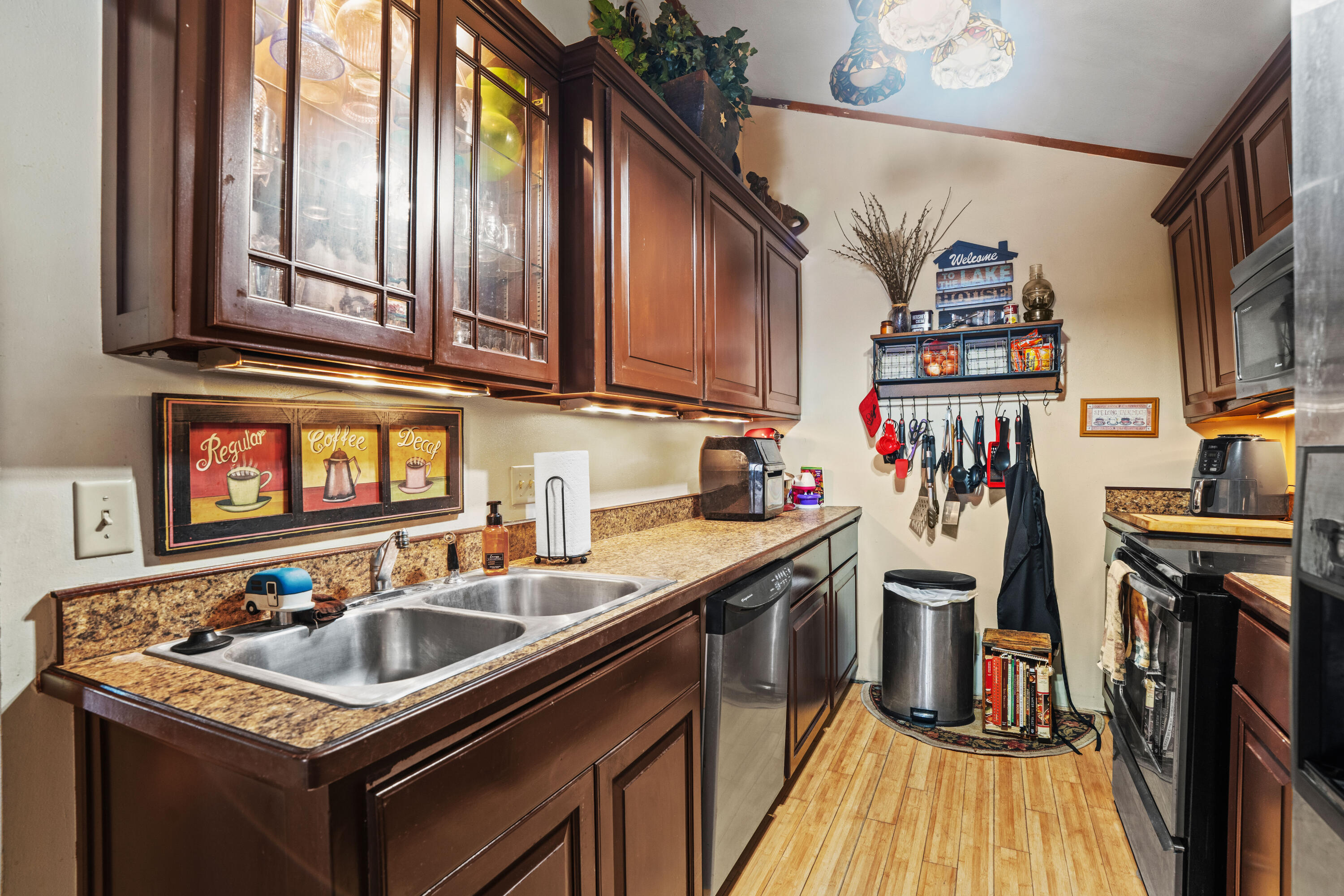 6436 Channel Road, Unit 6436A Waterford, WI 53185 - Photo 8 of 16 Unit 1 Kitchen