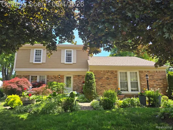 $399,900 | 24658 Christina Lane, Novi, MI 48375