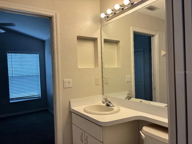 $2,300 | 1932 Grenville Court, Wesley Chapel, FL 33543