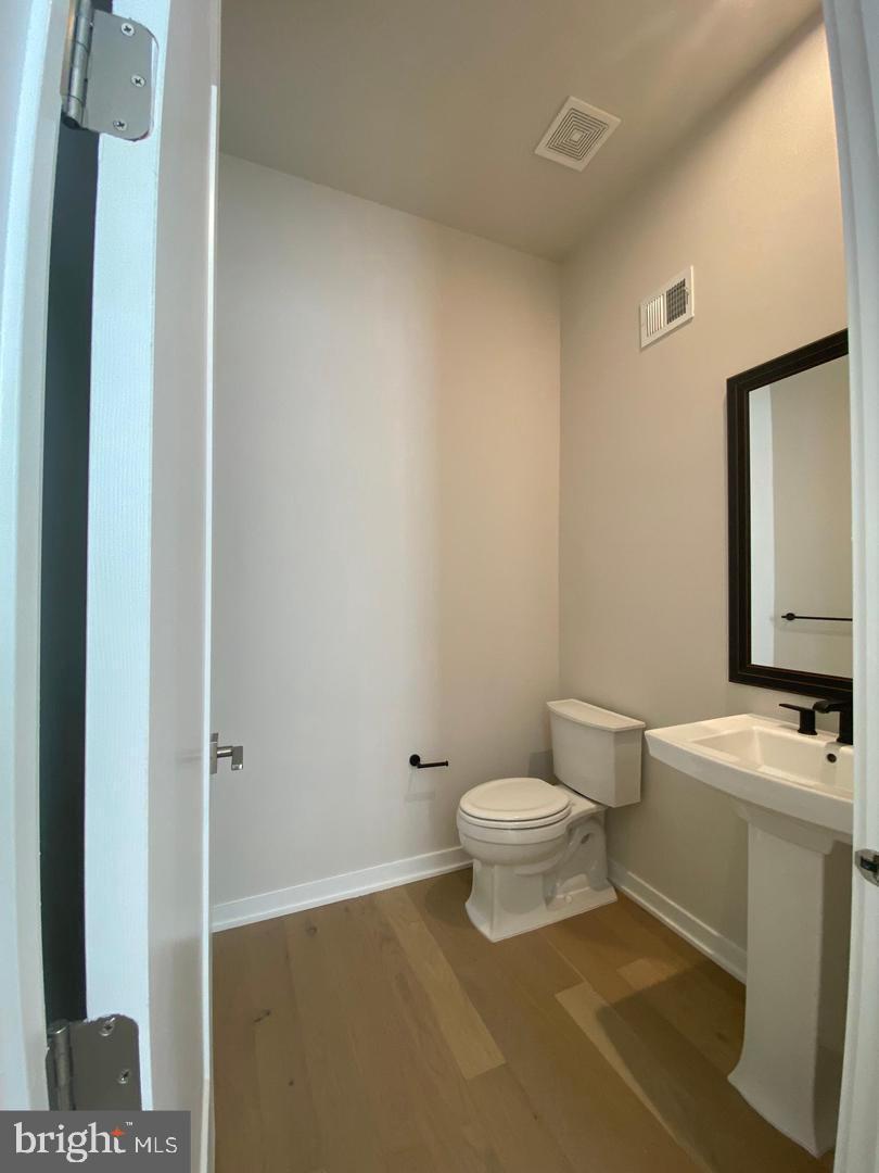 22274 Rivanna Shore Terrace Ashburn, VA 20148 - Photo 16 of 35