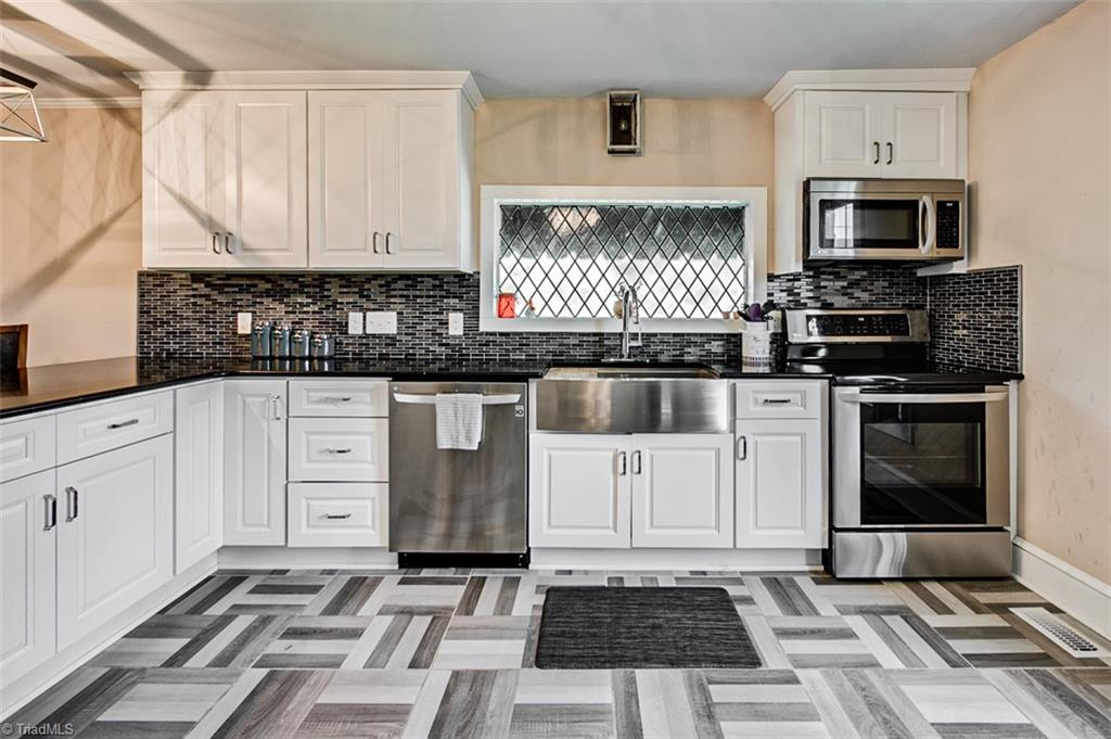 7008 Turnpike Road Archdale, NC 27263 - Photo 11 of 39 Gallery Image 11