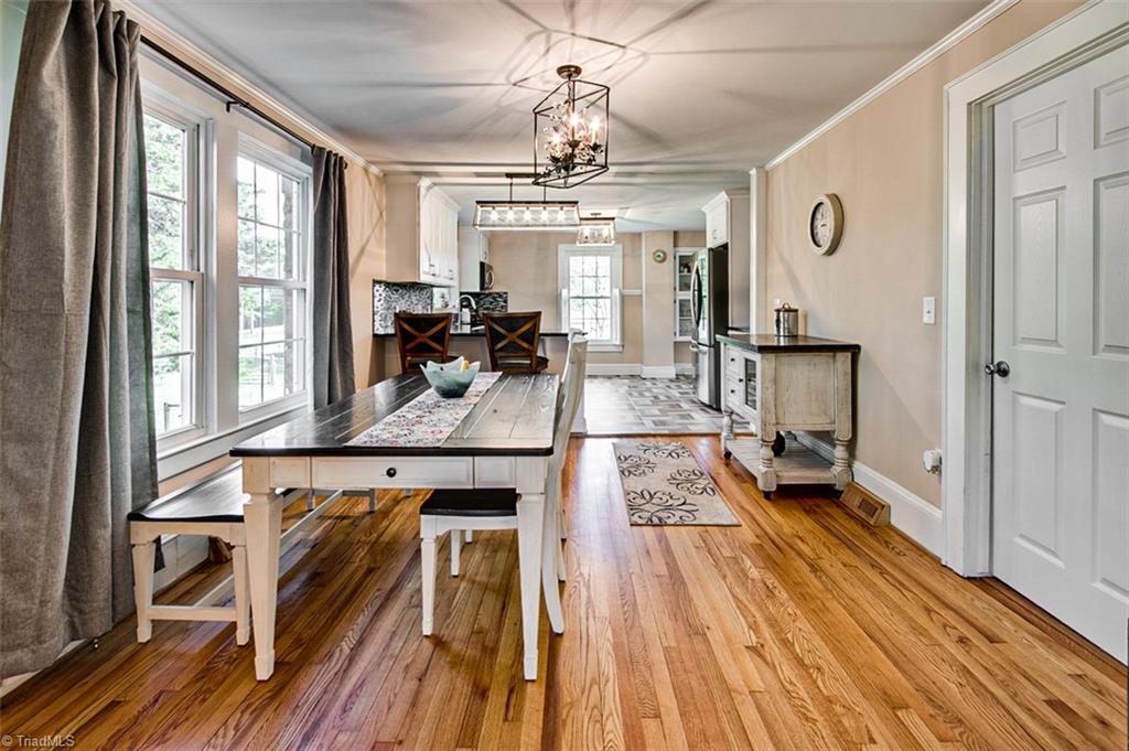7008 Turnpike Road Archdale, NC 27263 - Photo 8 of 39 Dining room area