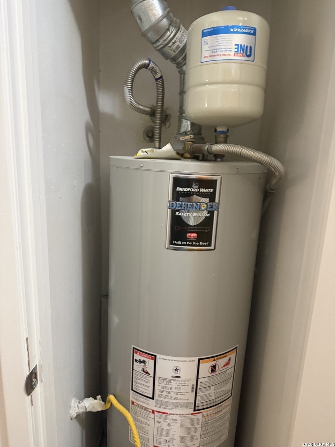 5435 Callaghan Road San Antonio, TX 78228 - Photo 31 of 38 a view of water heater room