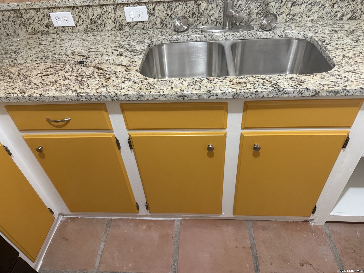 5435 Callaghan Road San Antonio, TX 78228 - Photo 6 of 38