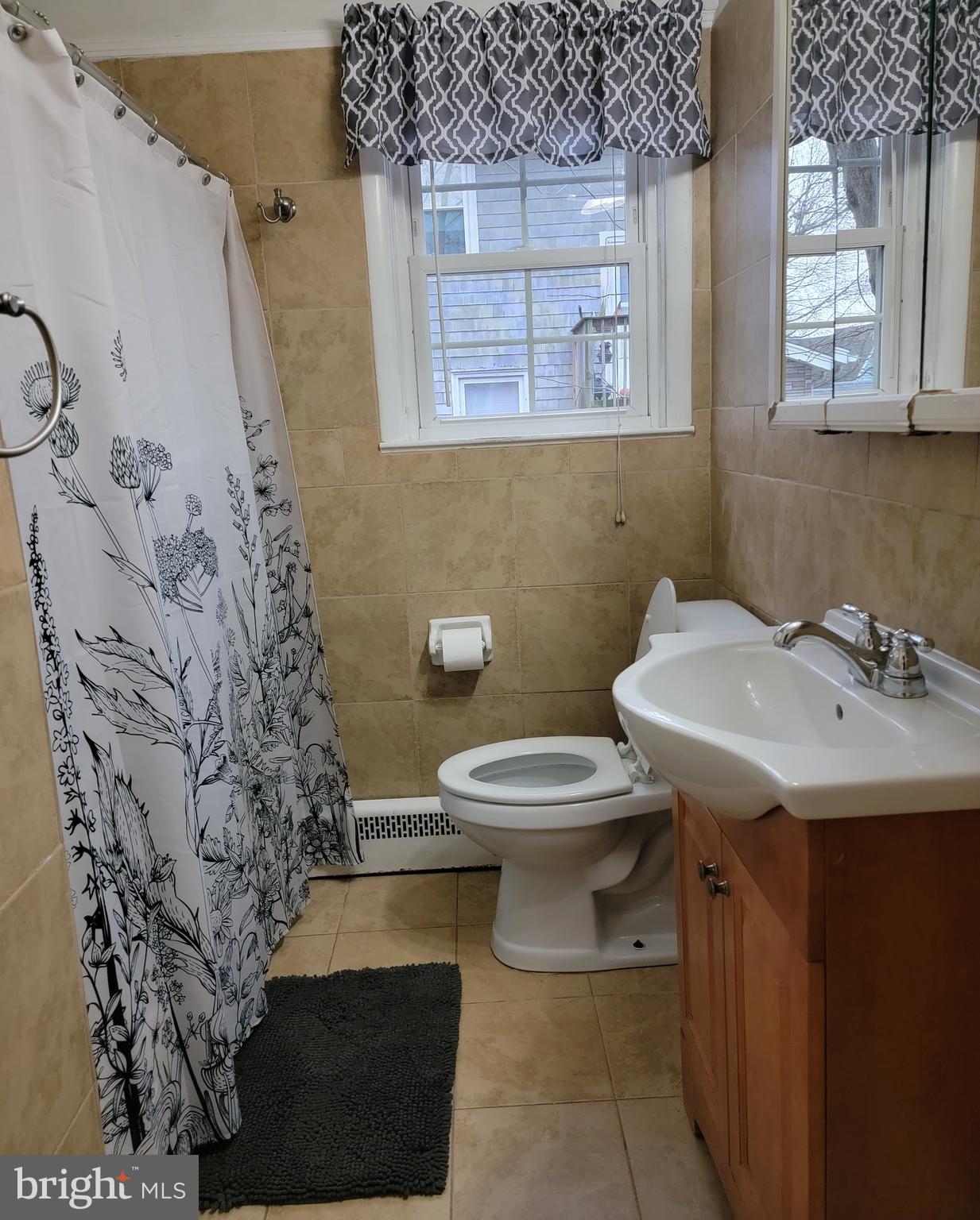 413 Vincent Road Willow Grove, PA 19090 - Photo 5 of 6 Gallery Image 5