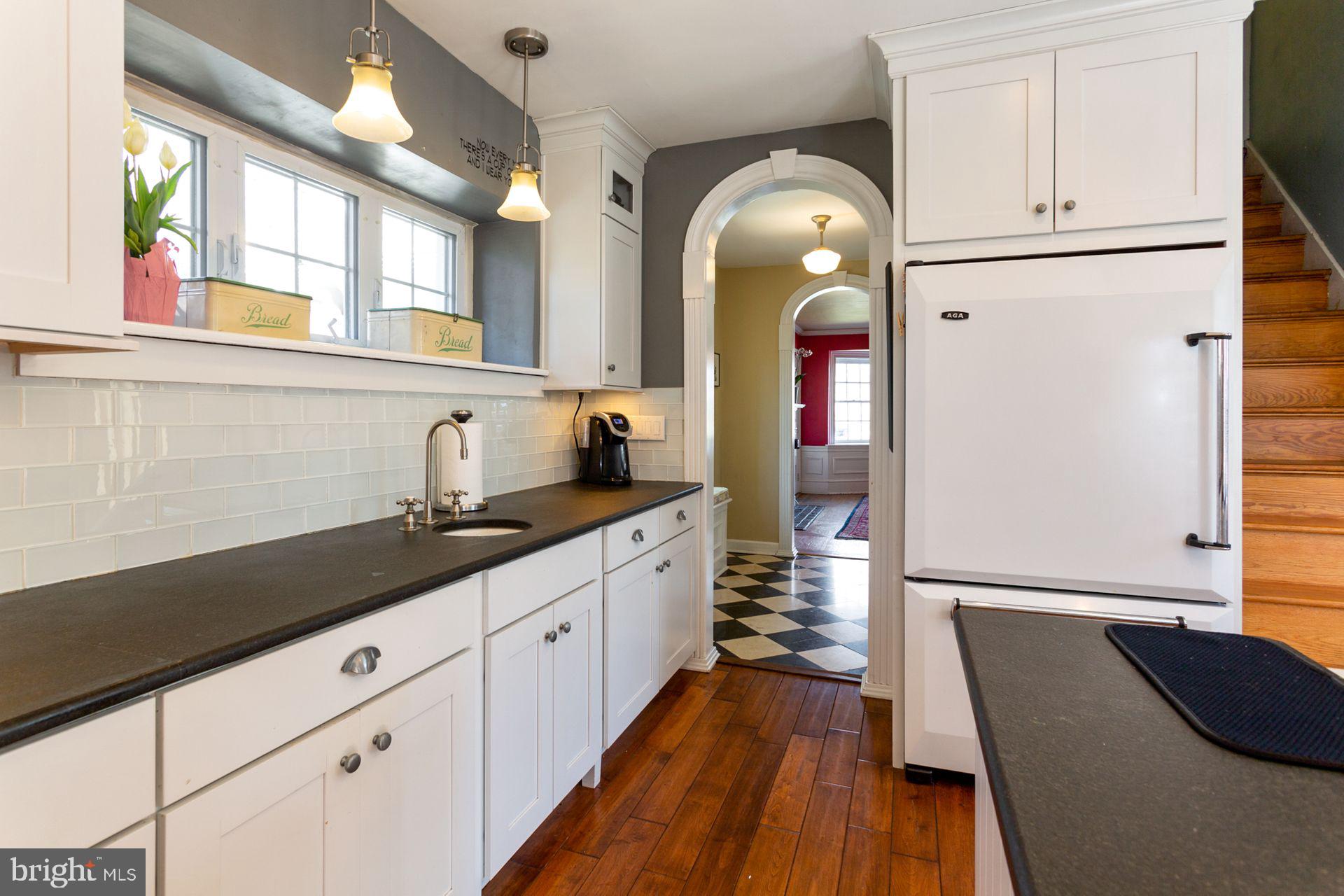 4900 Monument Road Philadelphia, PA 19131 - Photo 10 of 32 Kitchen