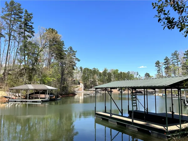 $739,900 | 1412 Cool Rdg Drive, Seneca, SC 29672