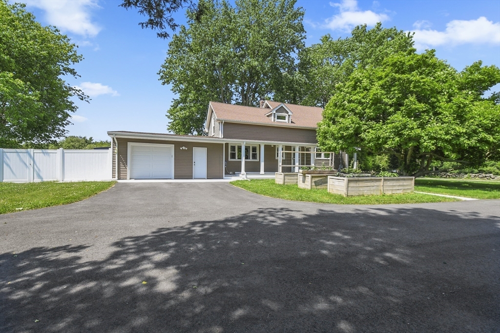 310 New Boston Road Fairhaven, MA 02719 - Photo 2 of 30 Gallery Image 2