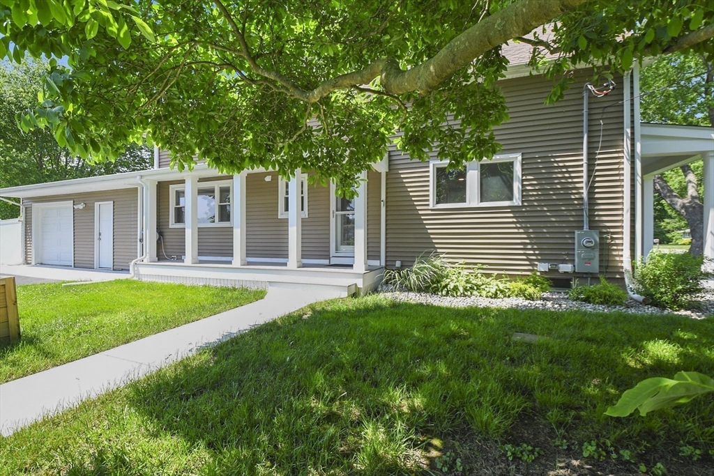 310 New Boston Road Fairhaven, MA 02719 - Photo 4 of 30 Gallery Image 4