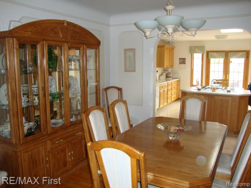 16131 Stephens Road Eastpointe, MI 48021 - Photo 9 of 28 DSC04886.jpg