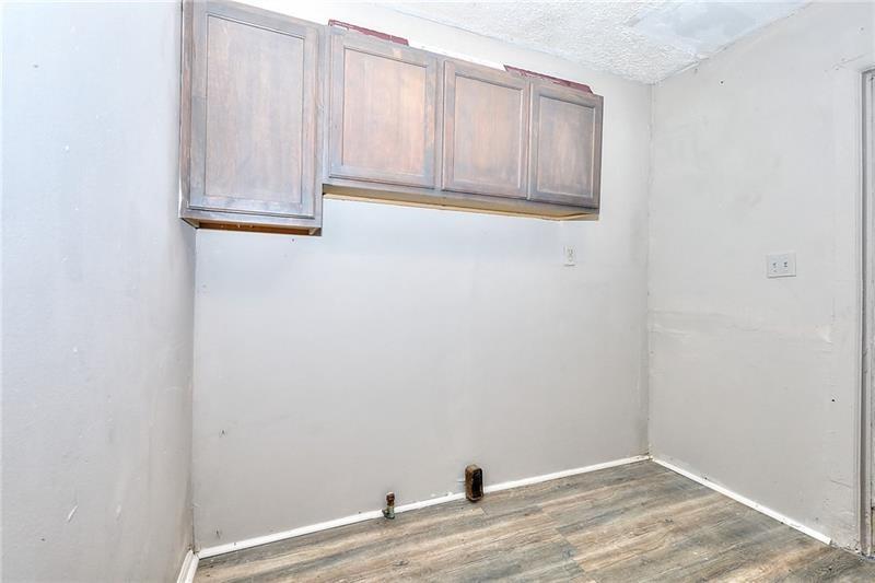 1080 Valley View Road Southeast Atlanta, GA 30315 - Photo 15 of 17
