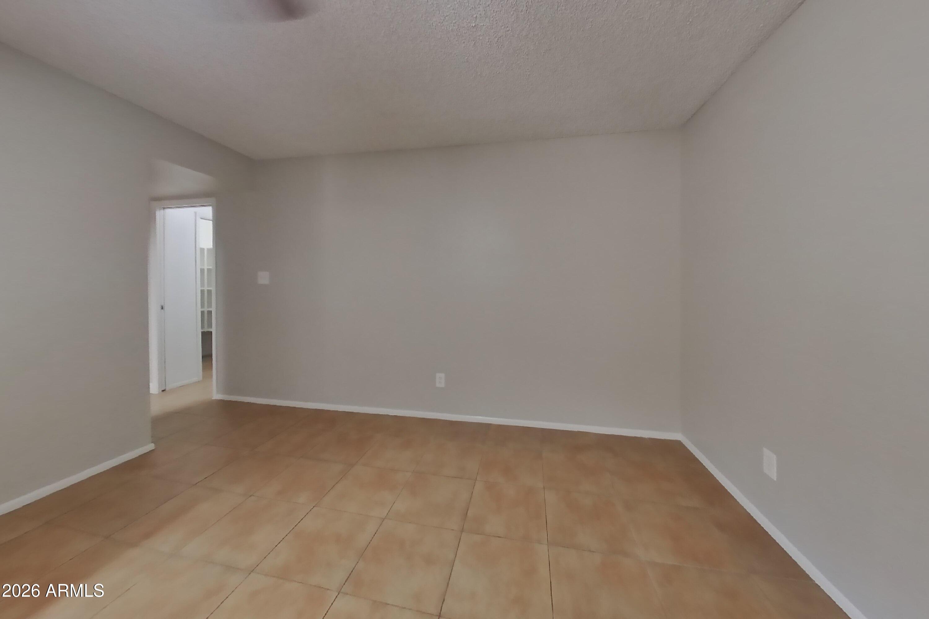 3938 West Redfield Road Phoenix, AZ 85053 - Photo 4 of 17 3_Image_55MKtX8yKw