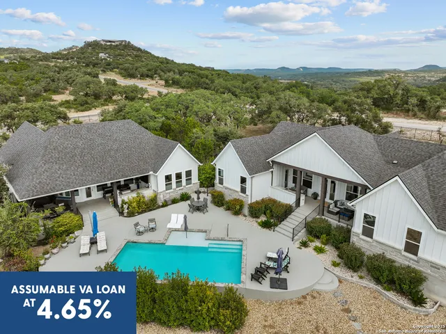 $1,349,990 | 1032 Clear Water, Helotes, TX 78023
