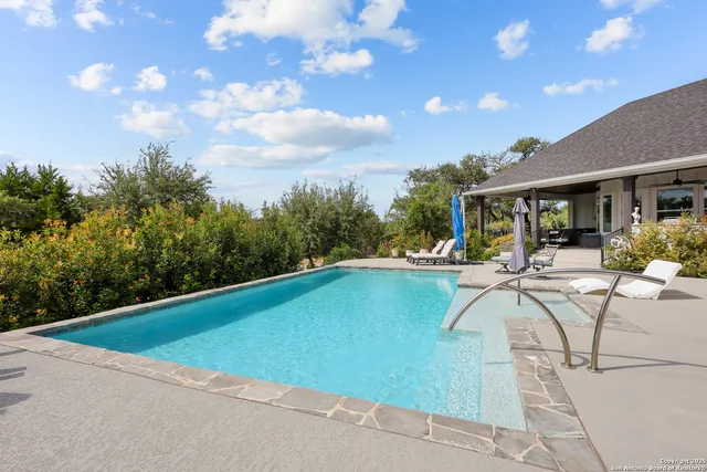 $1,399,990 | 1032 Clear Water, Helotes, TX 78023