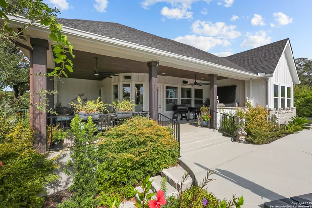 $1,399,990 | 1032 Clear Water, Helotes, TX 78023