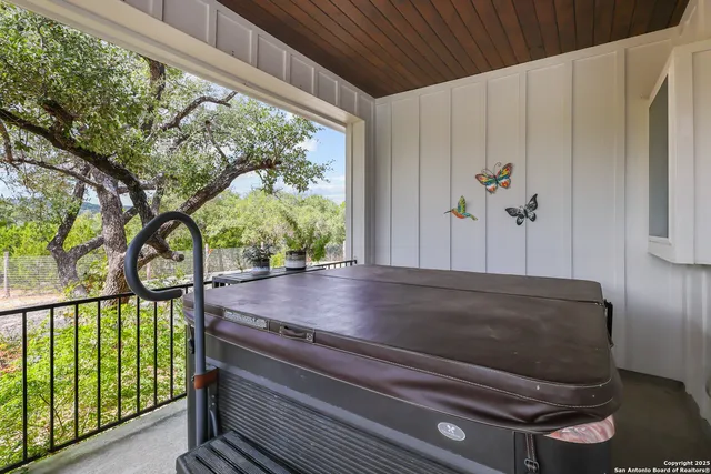 $1,399,990 | 1032 Clear Water, Helotes, TX 78023