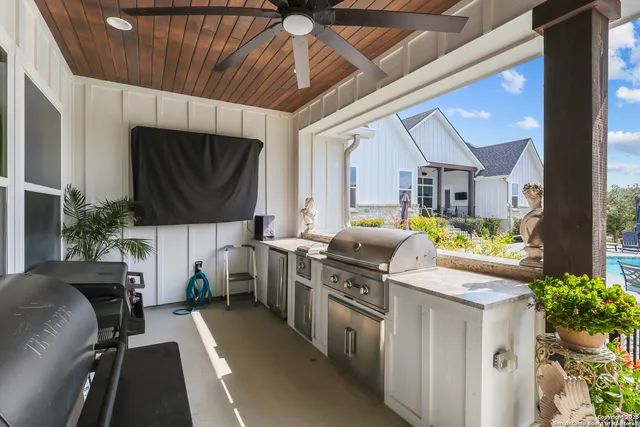 $1,399,990 | 1032 Clear Water, Helotes, TX 78023