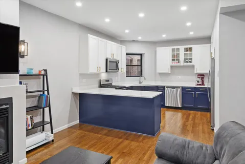 $500,000 | 4748 North Magnolia Avenue, Unit 2S, Chicago, IL 60640