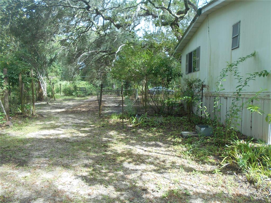 20425 Northeast 143rd Street Fort McCoy, FL 32134 - Photo 29 of 71