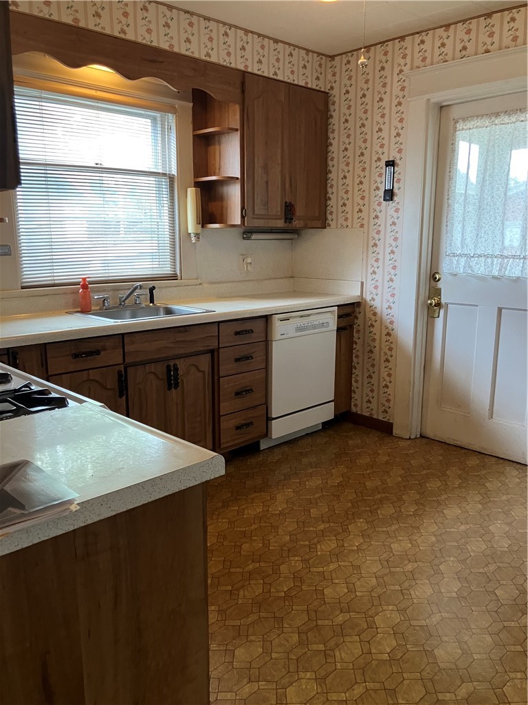 19 Velox Street Rochester, NY 14615 - Photo 5 of 16 Kitchen