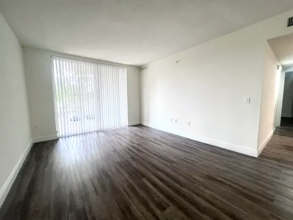 $2,398 | 18335 Northwest 68th Avenue, Unit 245110, Hialeah, FL 33015