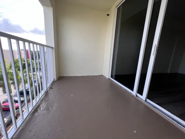 $2,398 | 18335 Northwest 68th Avenue, Unit 245110, Hialeah, FL 33015