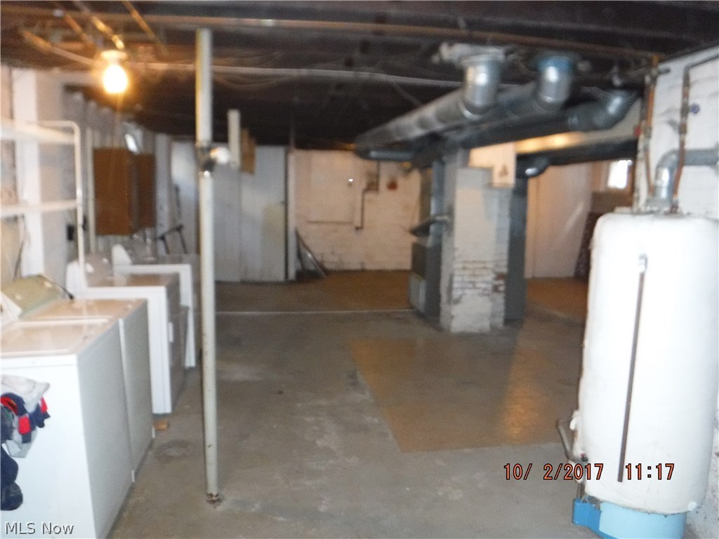 1001 Spring Road Cleveland, OH 44109 - Photo 19 of 34