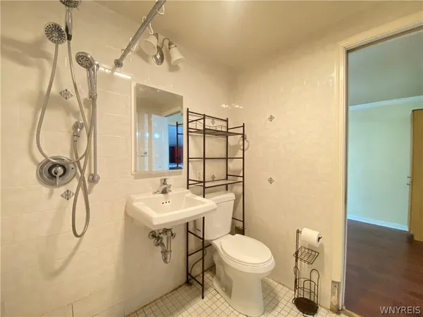 $2,000 | 3 Glenwood Avenue, Tonawanda, NY 14150