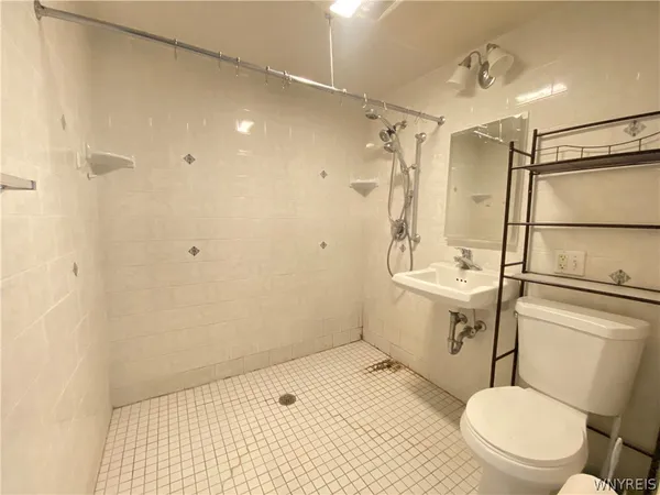 $2,000 | 3 Glenwood Avenue, Tonawanda, NY 14150