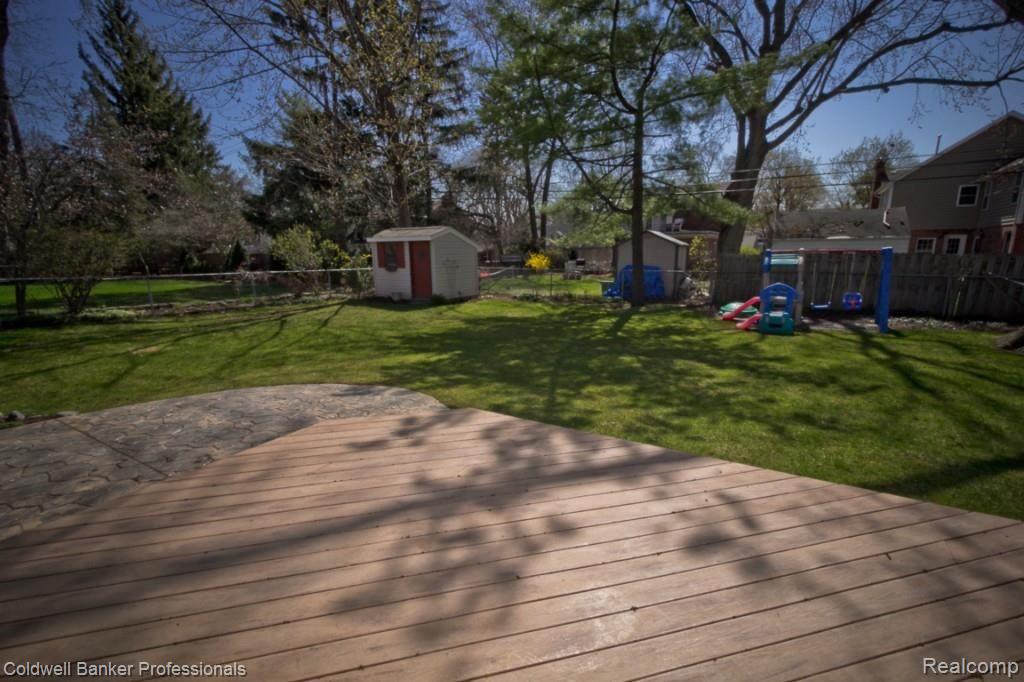 2825 Trafford Road Royal Oak, MI 48073 - Photo 32 of 35 Rear Yard 1.jpg