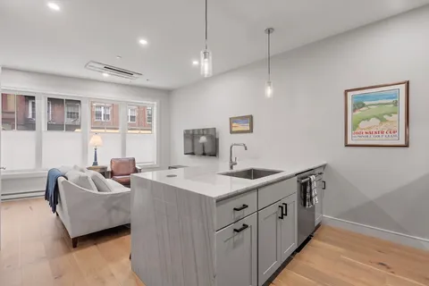 $899,000 | 471 Hanover Street, Unit 2, Boston, MA 02109