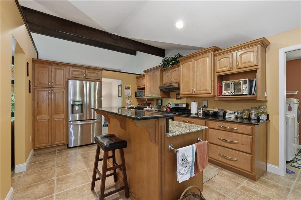 225 Woodcroft Road Baden, PA 15005 - Photo 4 of 43