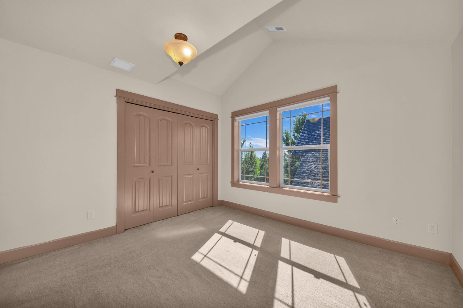 2470 Northwest Awbrey Road Bend, OR 97703 - Photo 22 of 28 23