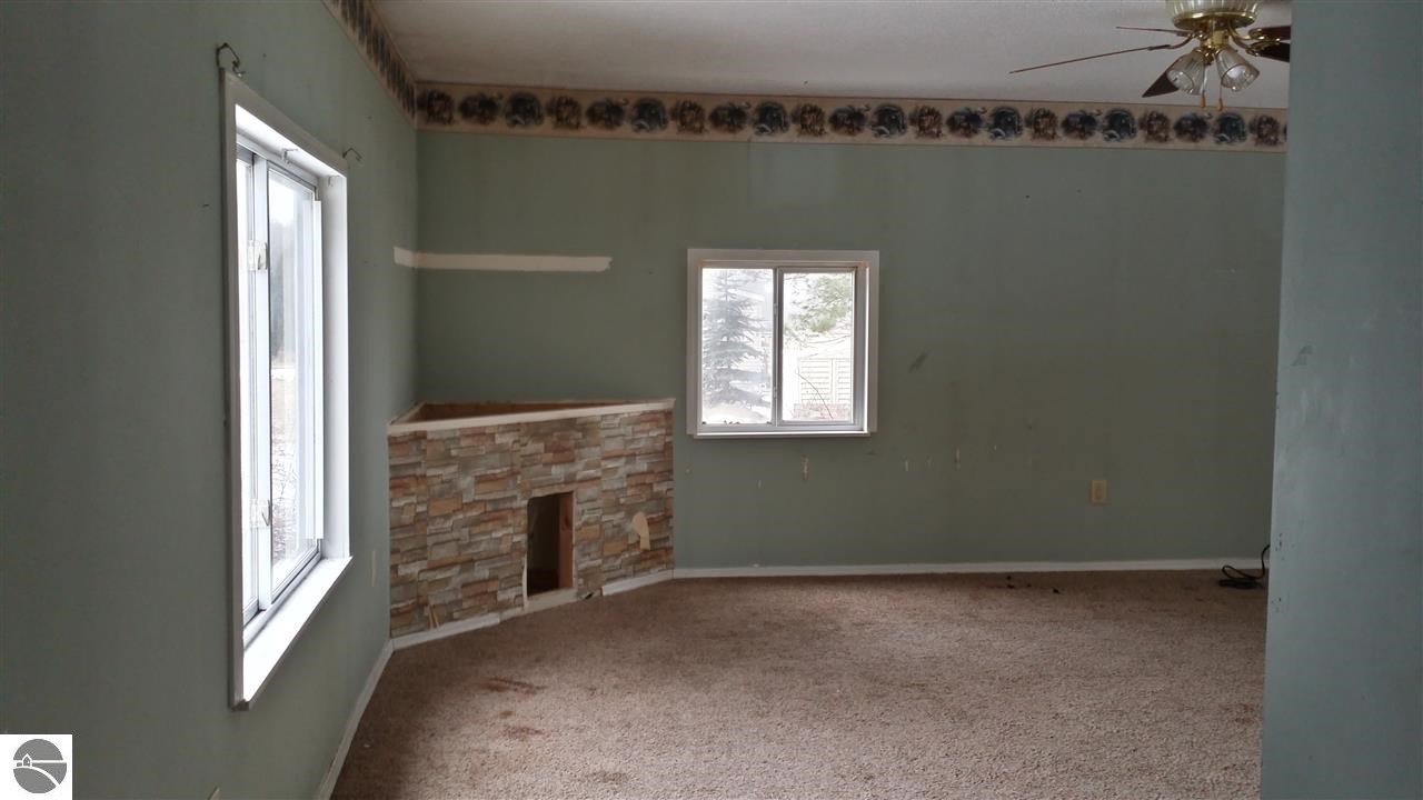 2134 South Coleman Road Shepherd, MI 48883 - Photo 3 of 30 1794044-2.JPG