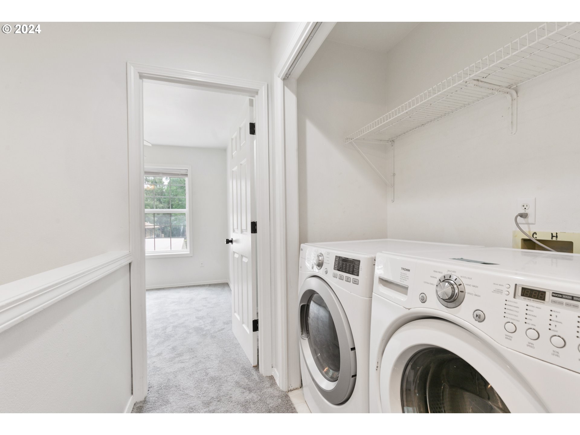 11405 Southwest Greenburg Road Tigard, OR 97223 - Photo 21 of 39 Laundry