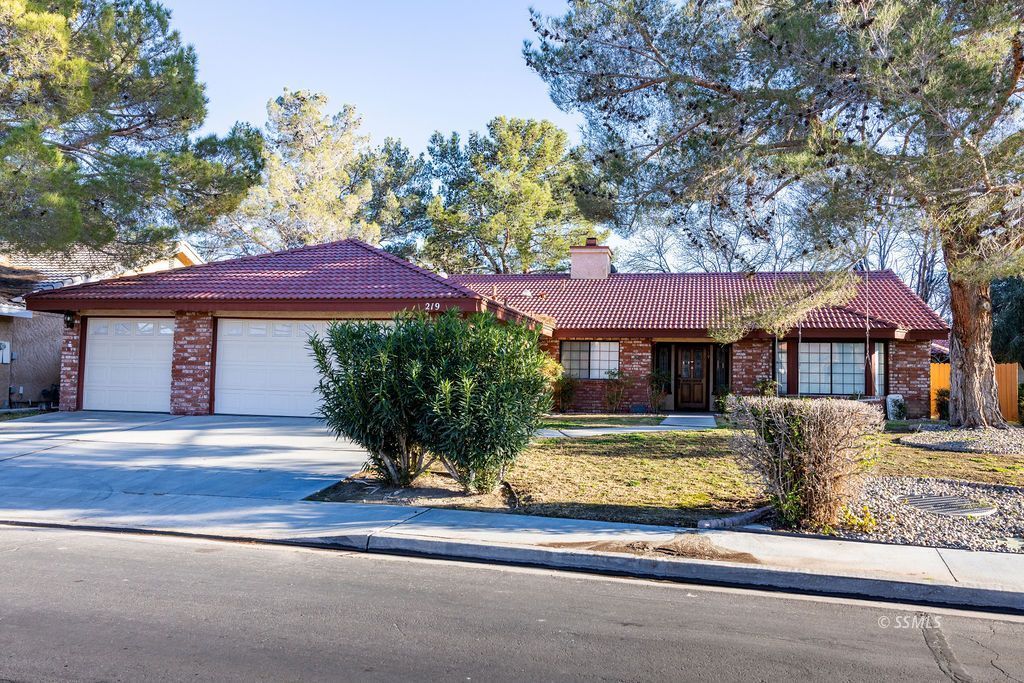 219 West Cobblestone Lane Ridgecrest, CA 93555 - Photo 3 of 50