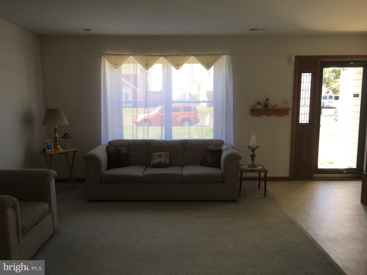 39 Freedom Road Sewell, NJ 08080 - Photo 4 of 16