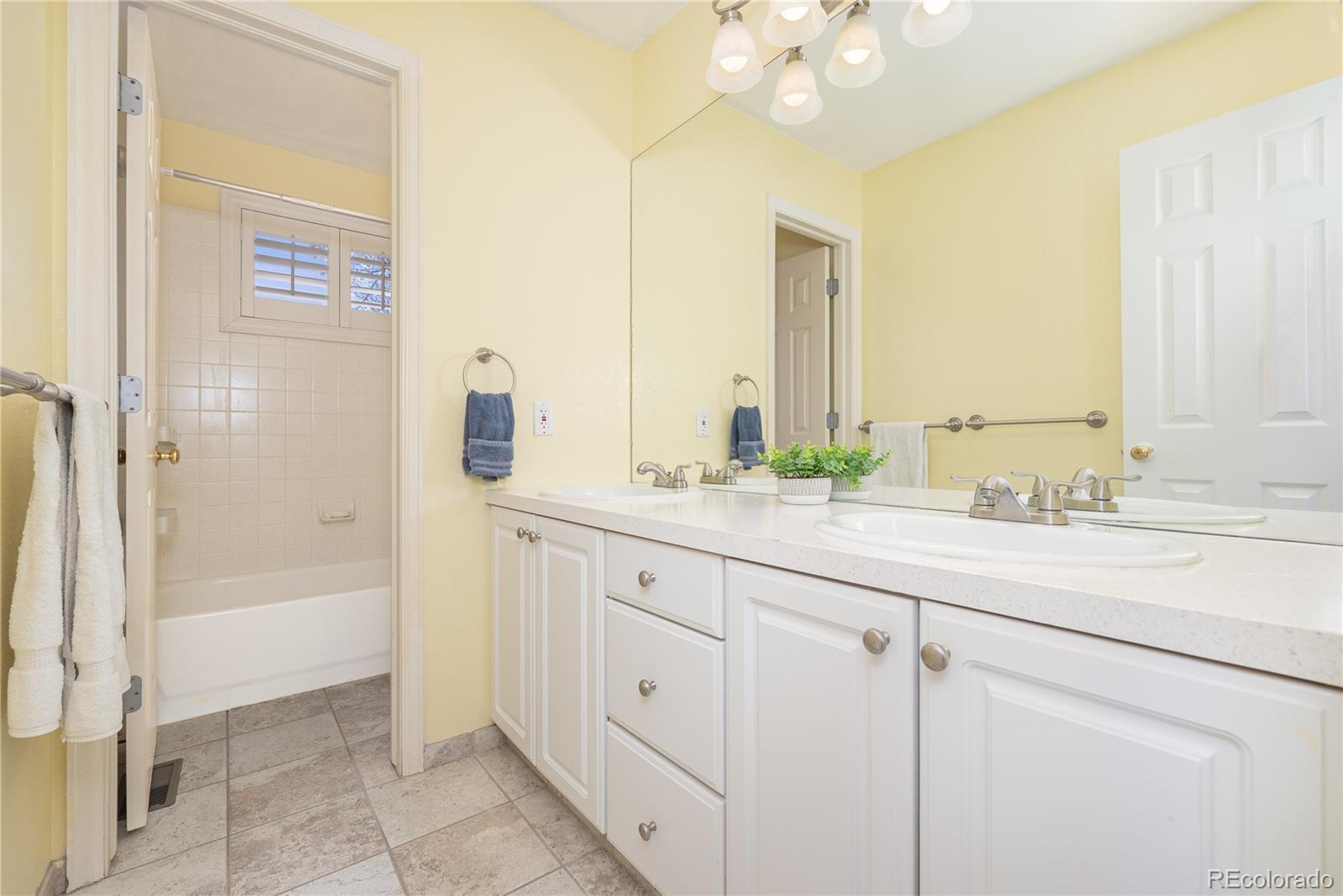 1700 Spring Water Lane Highlands Ranch, CO 80129 - Photo 25 of 42 Gallery Image 25