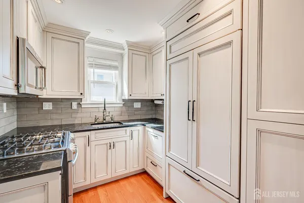 $675,000 | 121 Columbia Avenue, Metuchen, NJ 08840