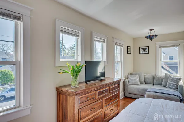$675,000 | 121 Columbia Avenue, Metuchen, NJ 08840