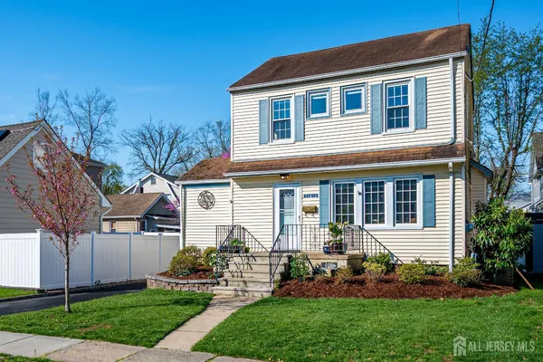 $675,000 | 121 Columbia Avenue, Metuchen, NJ 08840