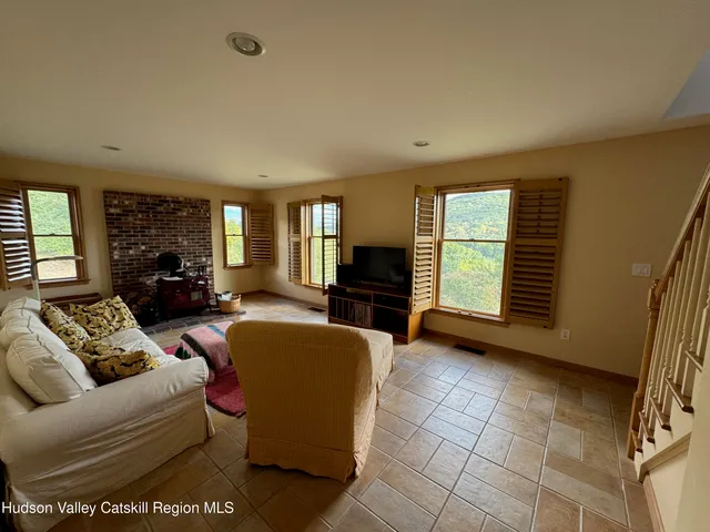 $725,000 | 15 Tory Hill Road, Hillsdale, NY 12529