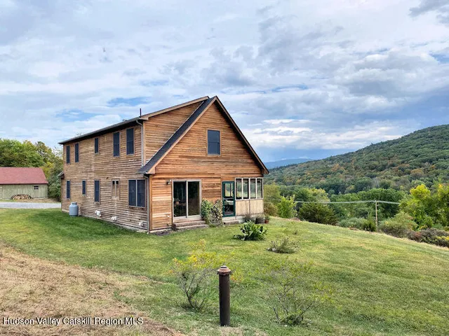 $725,000 | 15 Tory Hill Road, Hillsdale, NY 12529