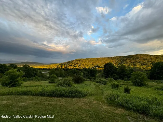 $725,000 | 15 Tory Hill Road, Hillsdale, NY 12529