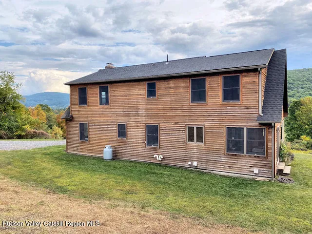 $725,000 | 15 Tory Hill Road, Hillsdale, NY 12529