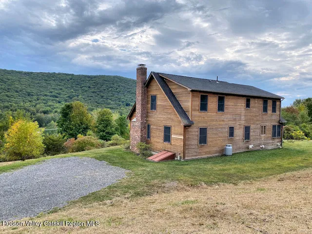 $725,000 | 15 Tory Hill Road, Hillsdale, NY 12529