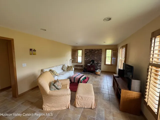 $725,000 | 15 Tory Hill Road, Hillsdale, NY 12529